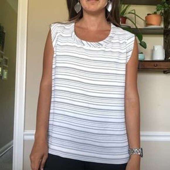 Cabi Madeline Top Blouse Size S Crew Neck Sleeveless Striped White Black - Picture 9 of 9